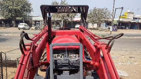 લોડર મહેન્દ્ર 605 ડી આઇ