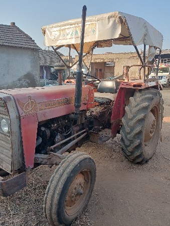 ટ્રેક્ટર વેચવાનું છે