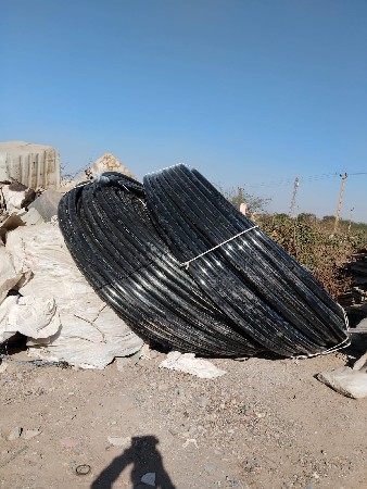 બોર મા ઉતરવાનો  પાઇપ