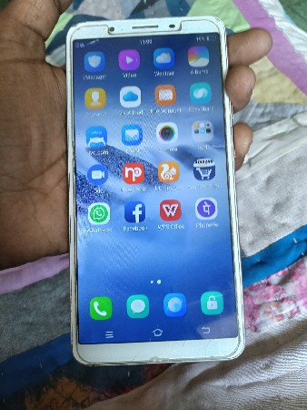 મોબાઈલ ખાલી 1000મા જ દેવાનો છે