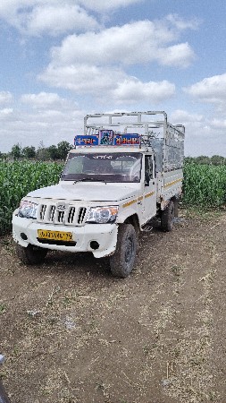 પીકપ બોલેરો વેચવાનો છે