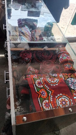 ખાલી ફનિસર વેચવાનું છે