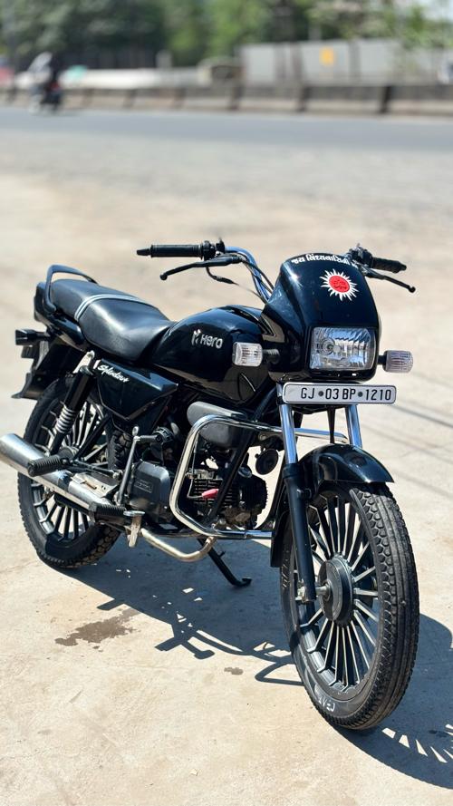 આખી ગાડી જનરલ બનાવેલી છે ઇન્જીન સહિત મેગ્વિલ અલગ થી નાખેલા છે , ફાયરિંગ સાઇલેન્સર નાખેલું છે