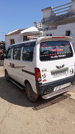 ઈકો કાર વેચવાની છે.