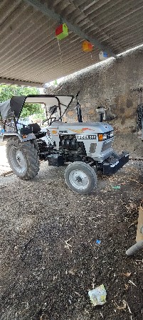 ટ્રેક્ટર વેચવાનું છે