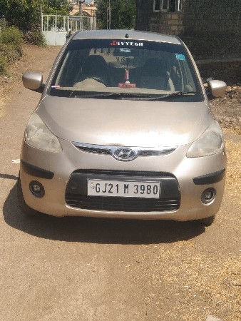 ફોરવીલ વેચવાની છે