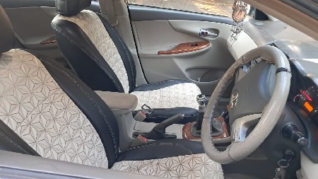 ફોર વ્હીલ-કાર વેચવાની છે