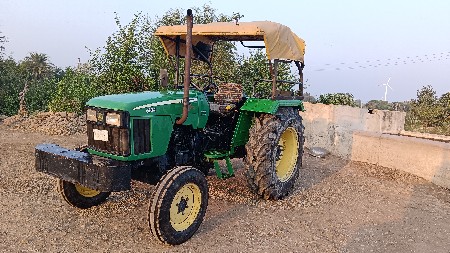 ટ્રેક્ટર વેચવાનું છે.