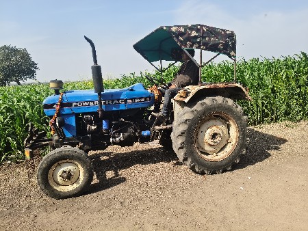 ટ્રેક્ટર વેચવાનું છે