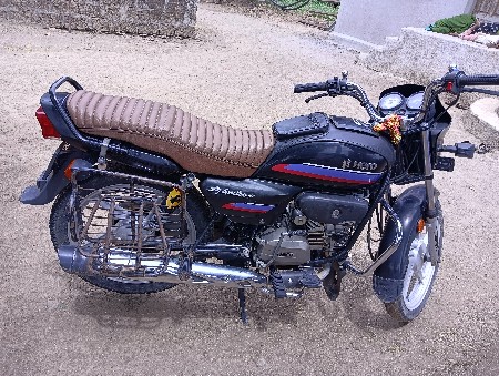 સ્પ્લેન્ડર પ્લસ વેચવાનું છે.