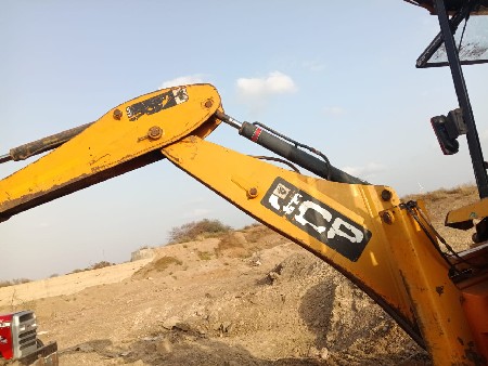 જેસીબી વેચવાનું છે