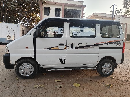 ઇકો ગાડી છે વેચવાની છે.