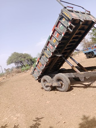 હર ભોલે કંપનીનું ફોરવીલ ટેલર વેચવાન