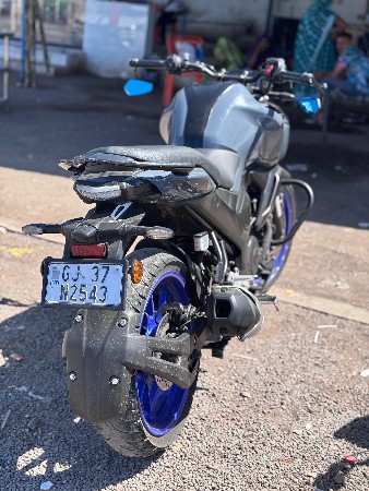 વેચવાનું છે.