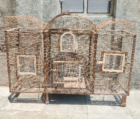 પિંજરું વેચવાનું છે