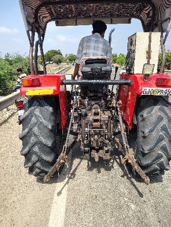 Massey 7250 વેચવાનું છે