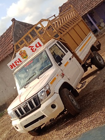 બોલેરો મેક્સ પીકઅપ વેચવાનો છે