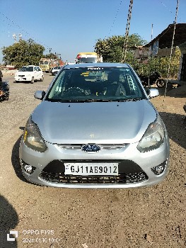 આ ફોરવિલ વેચવાનું સે