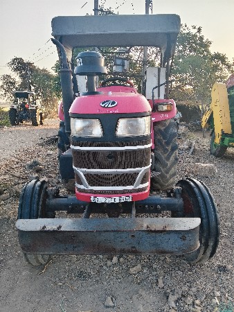 Mahindra yuvo 275