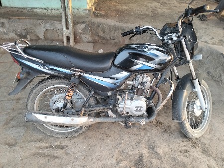 CT 100 Bajaj