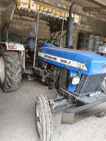 ટ્રેકટર વેચવાનું છે