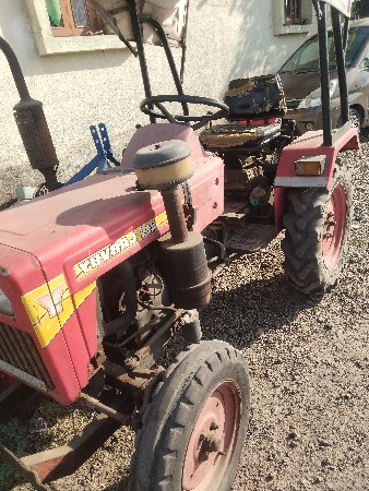 ટ્રેક્ટર વેચવાનું છે