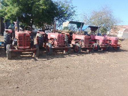 મહેન્દ્રા 275 475 અને યુવરાજ 215