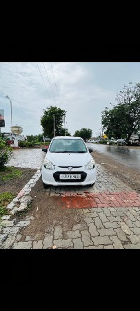 ફોર વ્હીલ-કાર વેચવાની છે