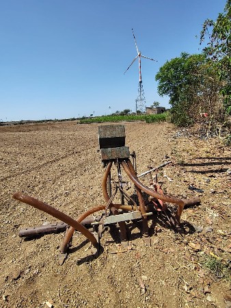 ઑયણી અને લોઢીયો વેચવાનો છે