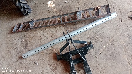 મહેન્દ્રા યુવરાજ 215 વેચવાનું છે