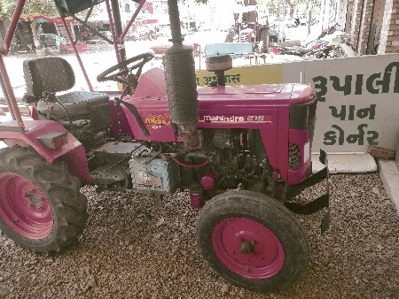 યુવરાજ મીની ટેકટર 215