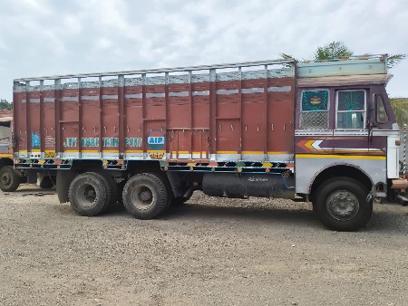 આ ગાડી વેચવાની છે 2012 નું મોડલ