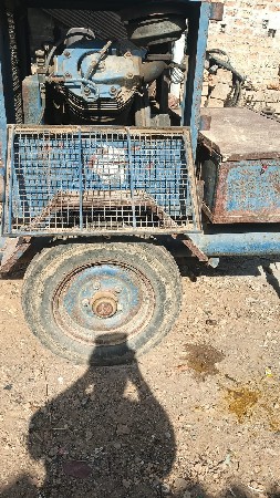 કોમ્પ્રેસર વેચવા નું છે