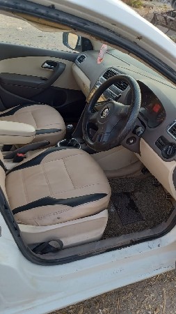 ફોર વ્હીલ-કાર વેચવાની છે