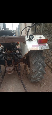 ટેકટર વેચવા નું છે