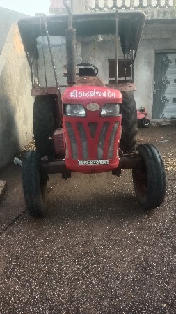 ટ્રેક્ટર વેચવાનું છે
