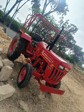 ટ્રેક્ટર વેચવાનું છે