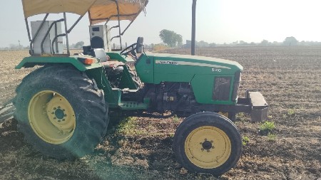 ટ્રેક્ટર વેચવાનું છે