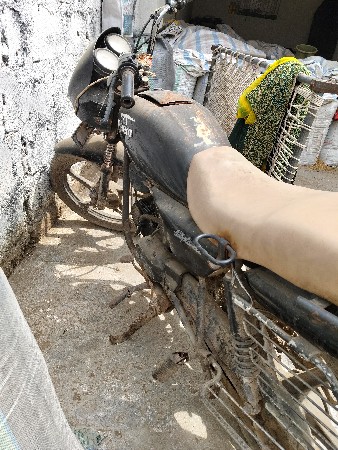 ઘોડી કે વચ્ચેથી સાતમ ગાડી વેચવા