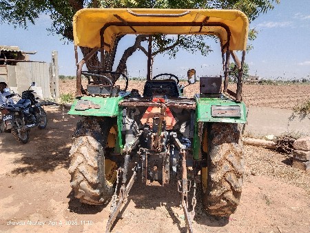 ટ્રેક્ટર વેચવાનું છે