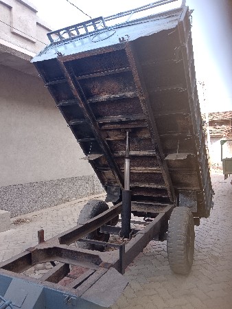 ટુ વ્હીલ ટ્રેલર વેસવાનુ છે