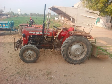 આ ટ્રેક્ટર વેચવાનું છે