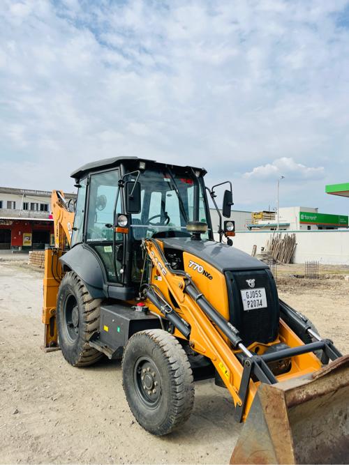 🚜 CASE 770 NXe👆🏻 ગુજરાત વનઓનર 
📆 મોડલ- 2024
💵 કિમત- 22.50
📲 Navnit Bhai Jalu - 9978422265
                                              7575042065