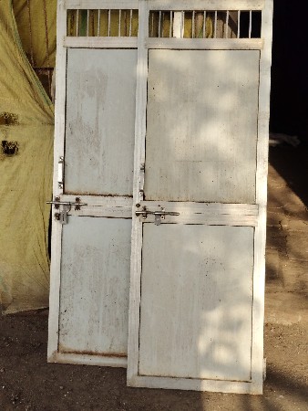 એલ્યુમિનિયમના દરવાજા વેચવાના છે