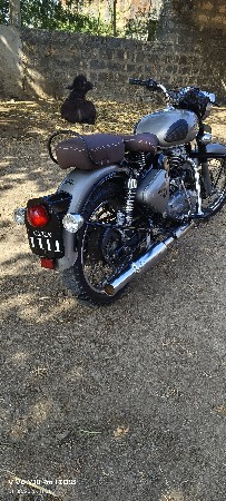royal Enfield classic VIP 1111