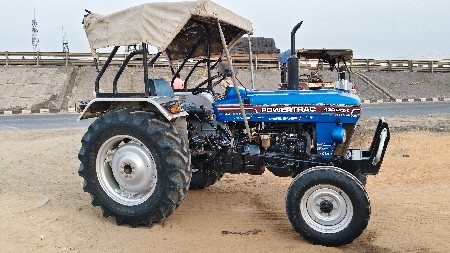 ટ્રેકટર વેચવાનું છે