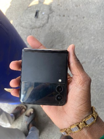 semsung flip 3 8 128
