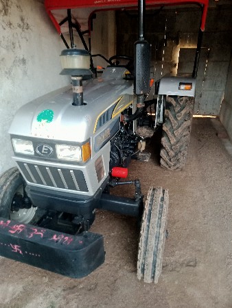 ટ્રેકટર વેચવાનું છે