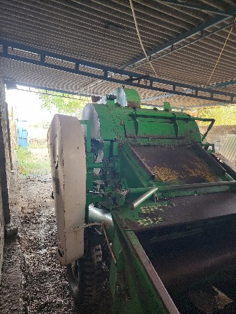 વેચવાની છે