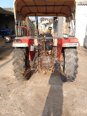 ટ્રેકટર વેચવાનું છે
